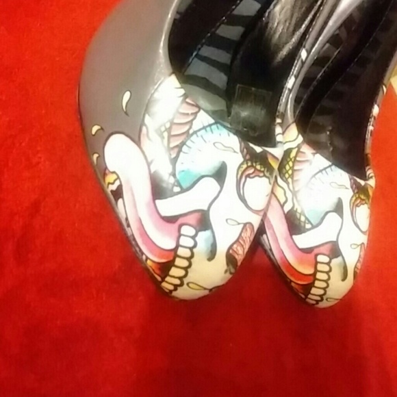 Ed Hardy Heels - Picture 4 of 6